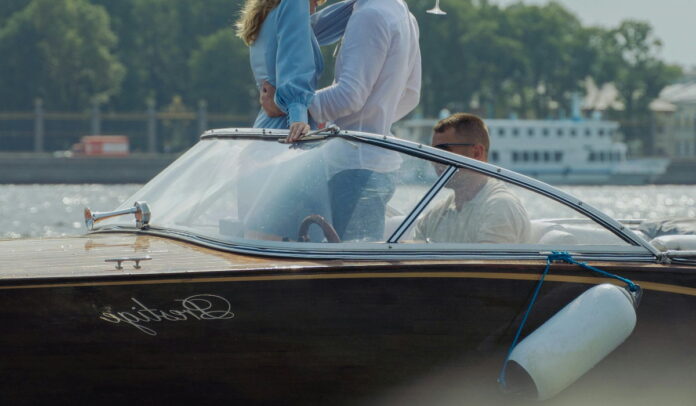 Parhaat aurinkolasit veneilyyn testi